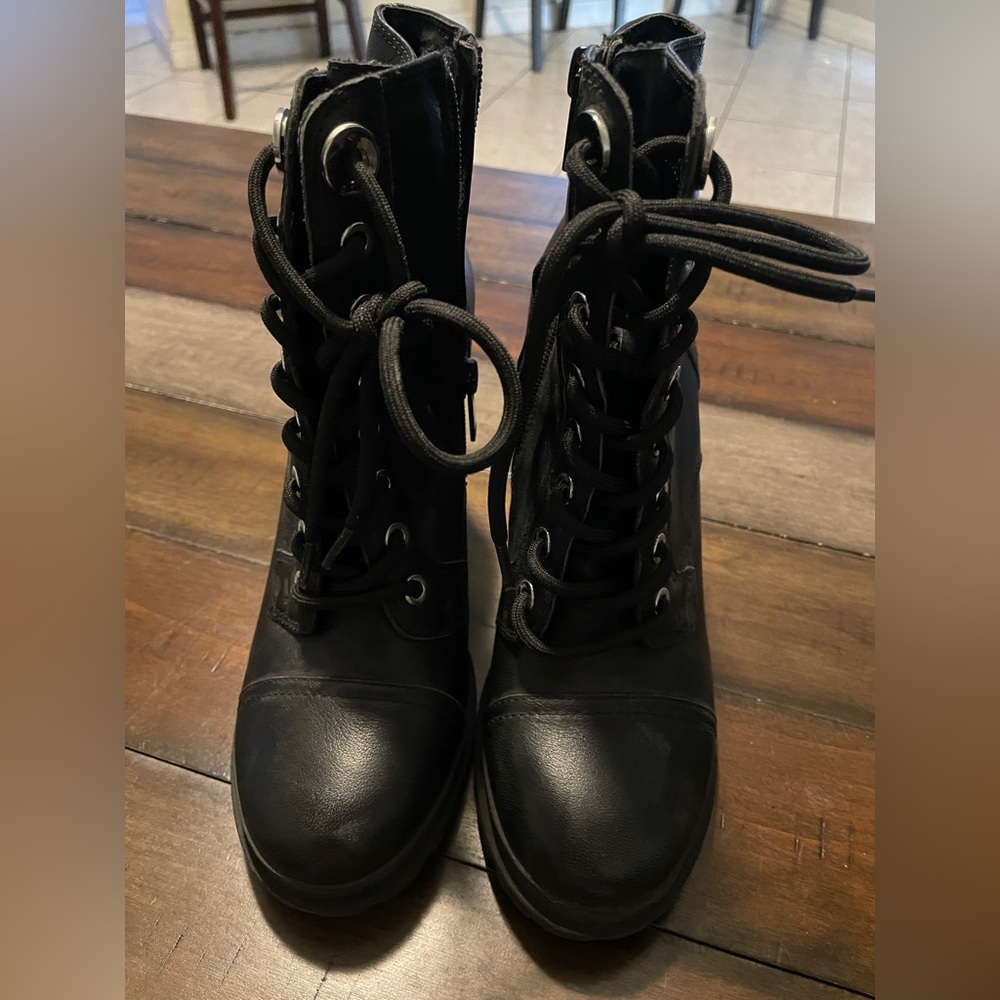 Aldo lace up booties sz 7